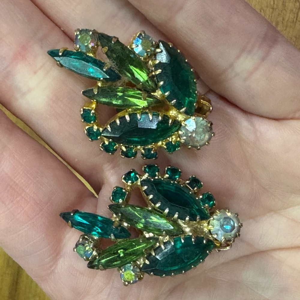 Vintage Elegant Green and Gold Leaf Earrings